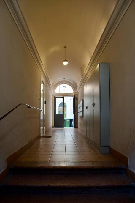 Standard Apartment By Hi5- Podmaniczky Street ブダペスト エクステリア 写真